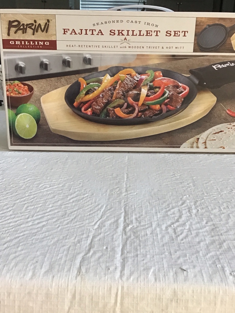 Parini Black Cast Iron Fajita Skillet Set